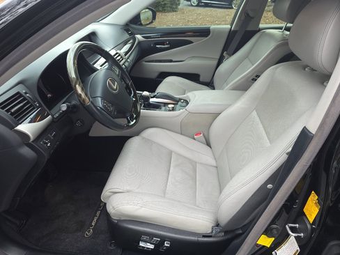 Used 2013 Lexus LS 460 image 12