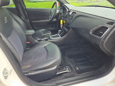 Used 2013 Chrysler 200 Limited w/ Sun/Sound Group FWD image 6