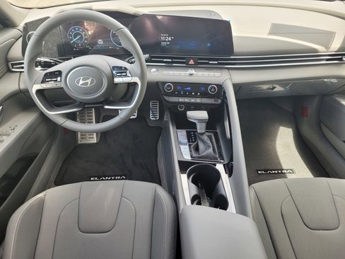 New 2025 Hyundai Elantra SEL image 14