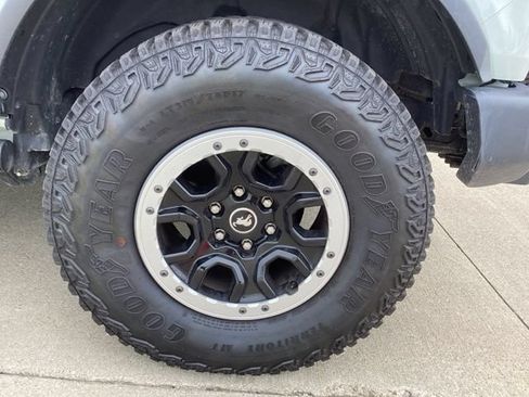 Used 2023 Ford Bronco Big Bend w/ Sasquatch Package AWD/4WD image 8
