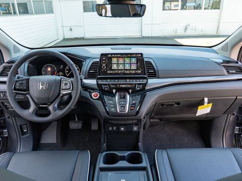 New 2026 Honda Odyssey Elite image 18