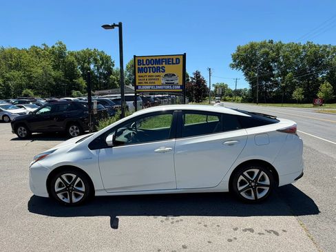 Used 2016 Toyota Prius Three Touring FWD image 8