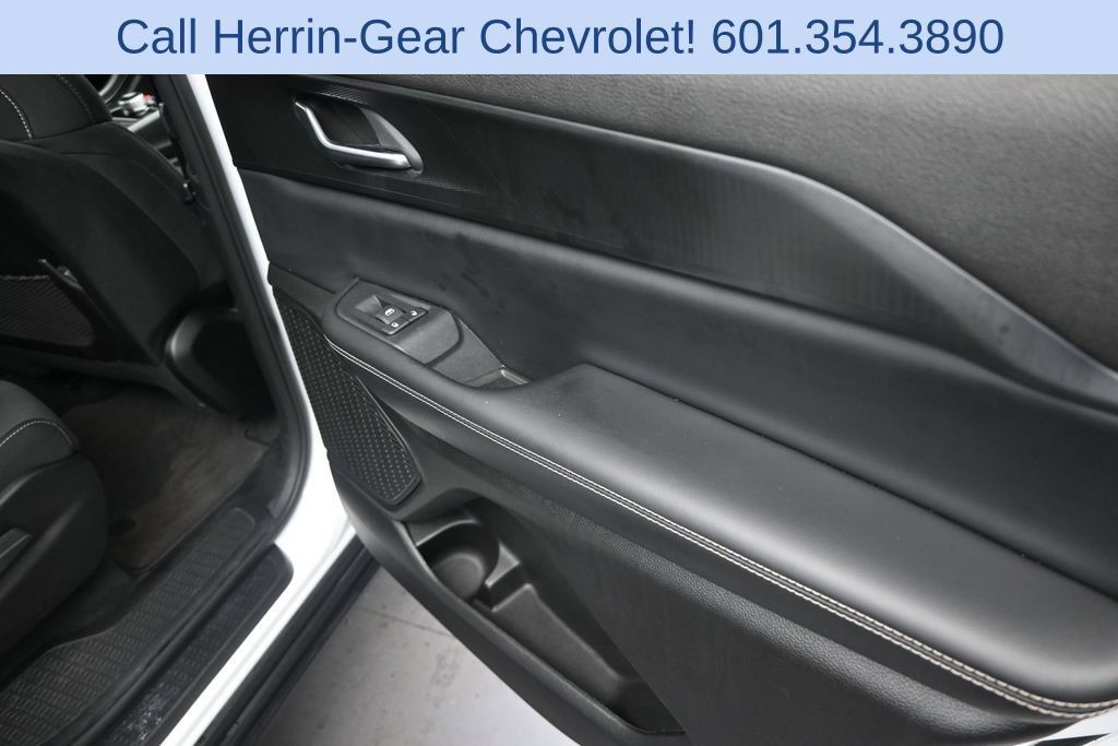 Used 2023 Jeep Grand Cherokee L Laredo RWD image 21