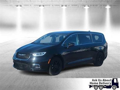 Used 2024 Chrysler Pacifica Touring-L