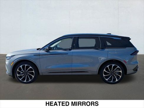 Used 2025 Lincoln Nautilus Black Label AWD/4WD image 2