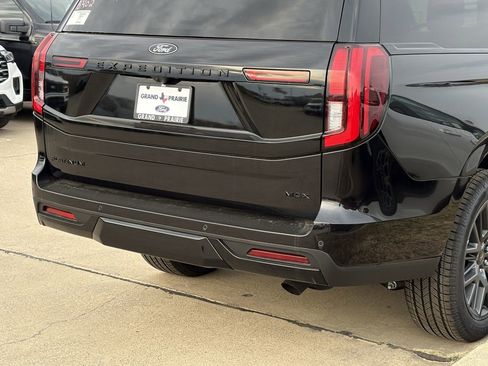 New 2026 Ford Expedition Max Platinum w/ Stealth Appearance Package image 36