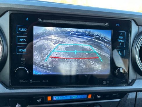 Used 2016 Toyota Tacoma TRD Sport image 21