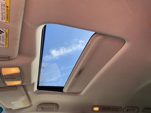 Used 2017 INFINITI QX80 4WD w/ Driver Assistance Package image 16