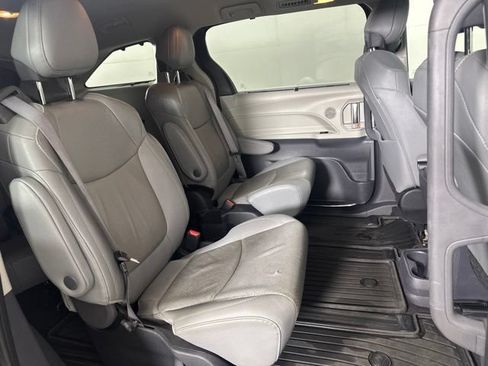 Used 2023 Toyota Sienna Limited AWD/4WD image 23