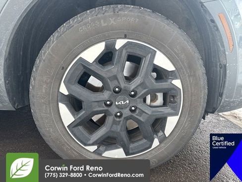 Used 2024 Kia Sorento S w/ Panoramic Sunroof Package image 24