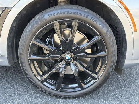 Used 2024 BMW X7 xDrive40i w/ M Sport Package AWD/4WD image 12