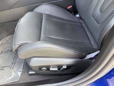 Used 2025 BMW M5 w/ Carbon Package image 61