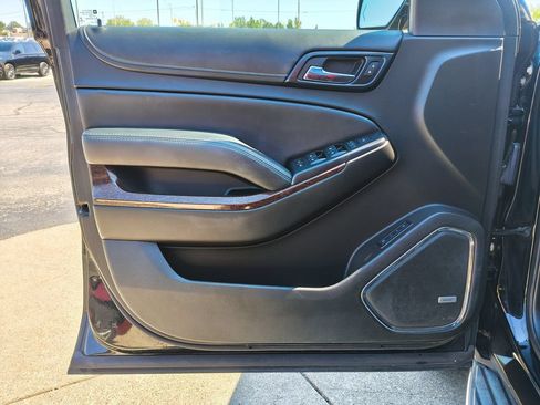 Used 2017 GMC Yukon SLT AWD/4WD image 22