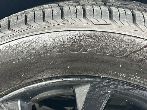 Used 2020 Dodge Durango GT image 34