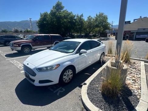 Used 2013 Ford Fusion S FWD image 2
