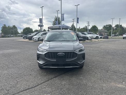 Used 2023 Ford Escape Active AWD/4WD image 9
