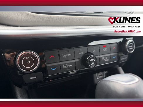 Used 2025 Jeep Compass Limited AWD/4WD image 25