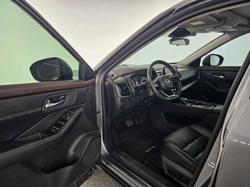 Used 2023 Nissan Rogue SV w/ SV Premium B Package FWD image 19