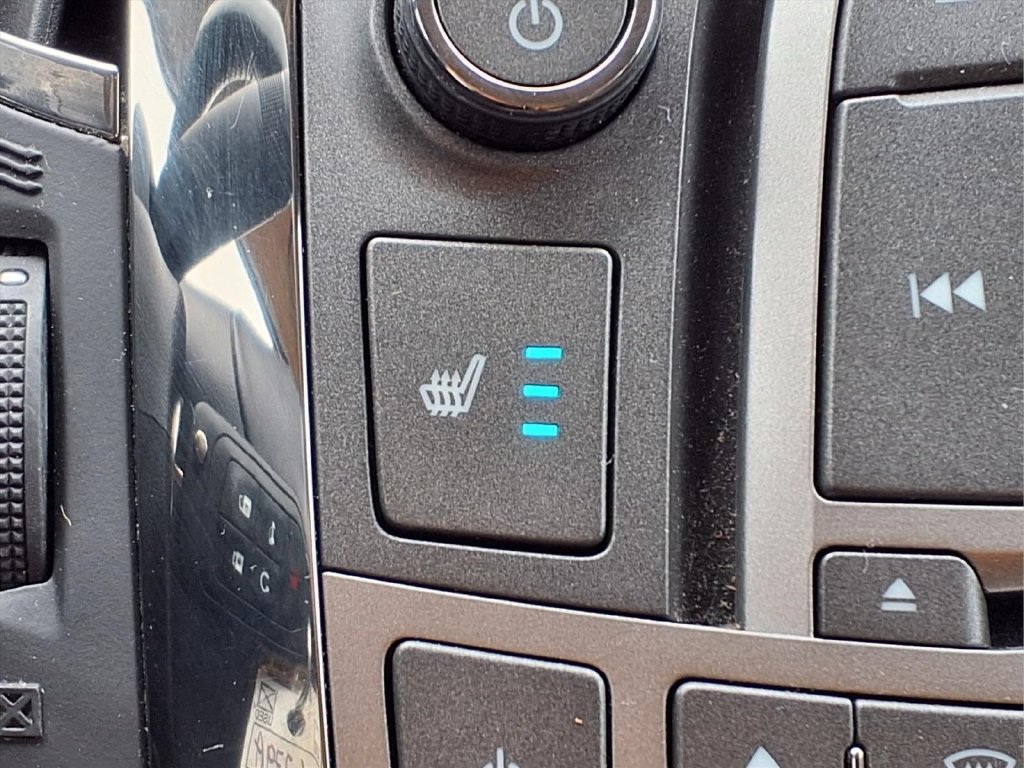 Used 2013 Buick LaCrosse Leather FWD image 25