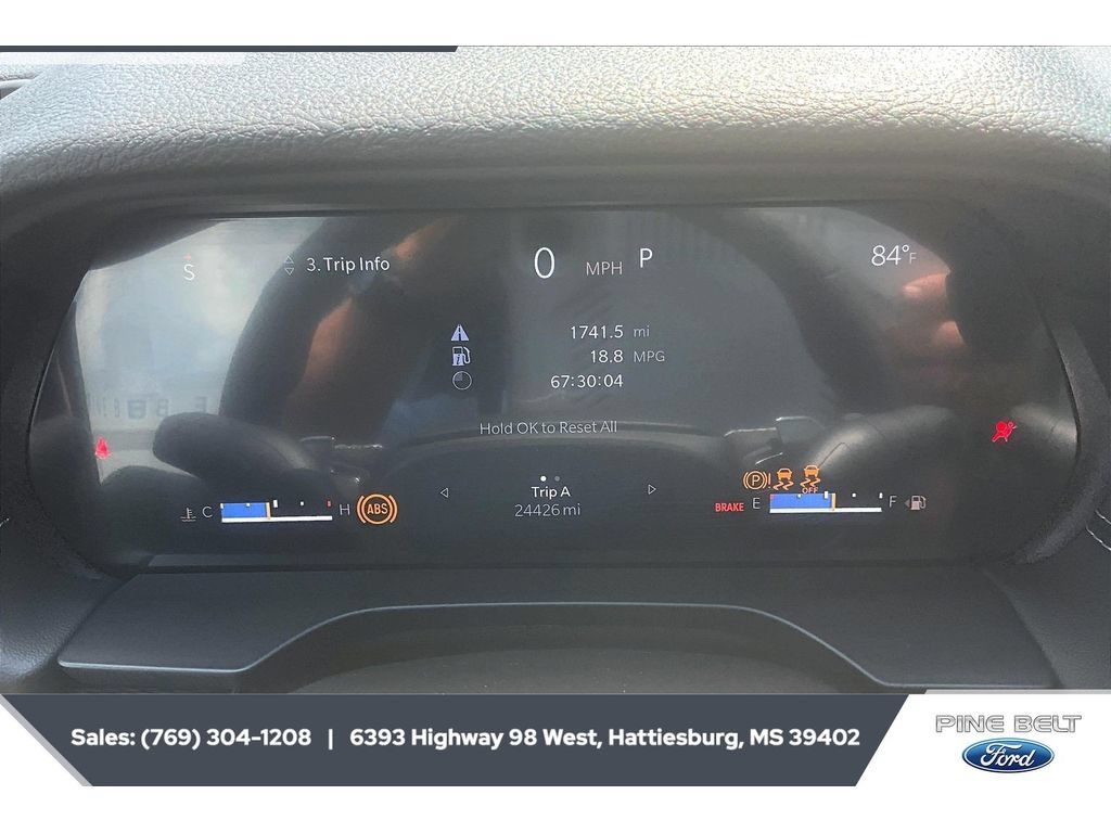Used 2023 Jeep Grand Cherokee Altitude AWD/4WD image 14