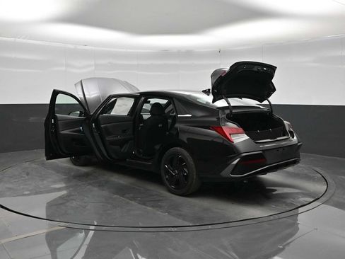 New 2026 Hyundai Elantra SEL Sport FWD image 45