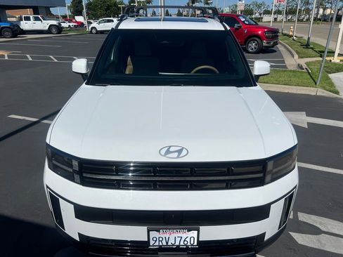 Used 2025 Hyundai Santa Fe Limited AWD/4WD image 9