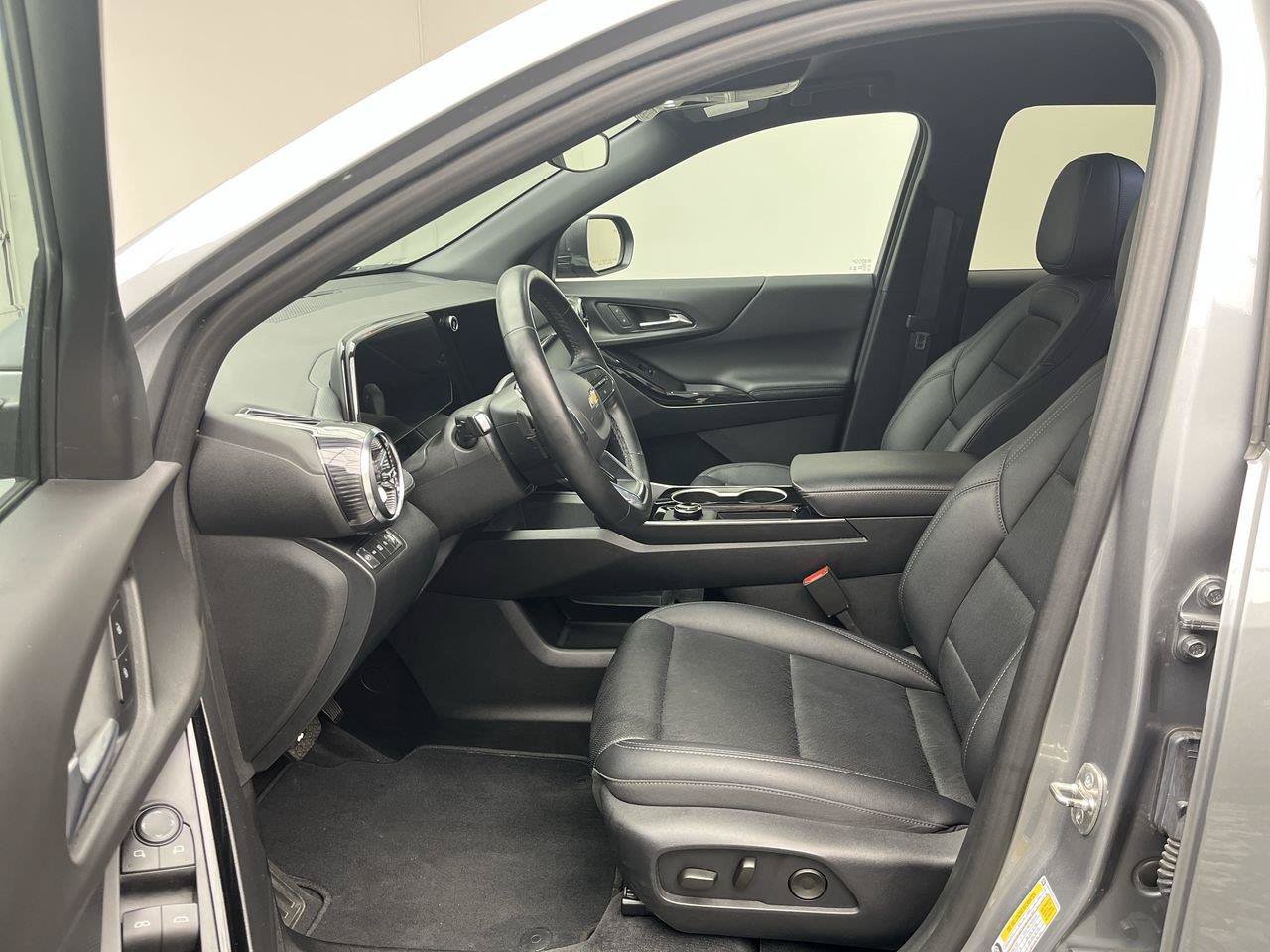 Certified 2026 Chevrolet Equinox LT w/ Convenience Package II AWD/4WD image 3