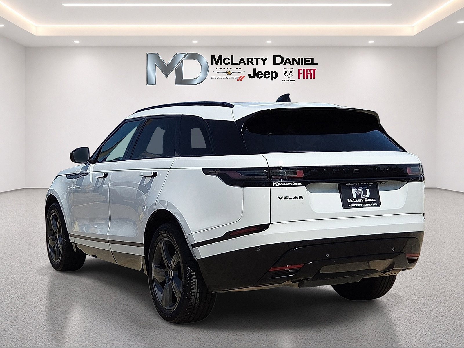 Used 2025 Land Rover Range Rover Velar Dynamic SE AWD/4WD image 4