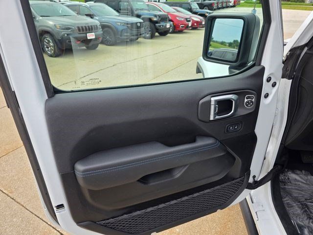 Used 2023 Jeep Wrangler Unlimited Rubicon 4xe w/ Cold Weather Group AWD/4WD image 27
