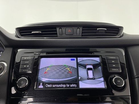 Used 2019 Nissan Rogue SV w/ Premium Package FWD image 22