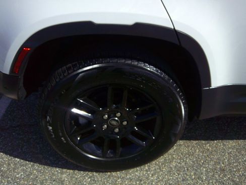 Used 2023 Land Rover Defender 110 S image 54