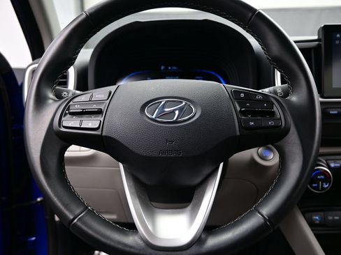 Certified 2026 Hyundai Venue SEL FWD image 24