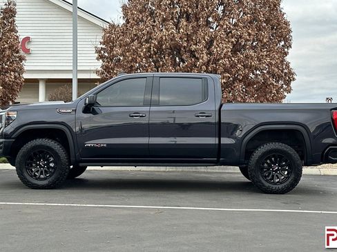 Used 2023 GMC Sierra 1500 AT4X image 7