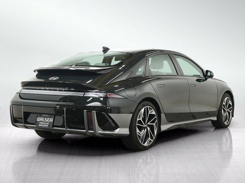 Used 2023 Hyundai Ioniq 6 Limited AWD/4WD image 5
