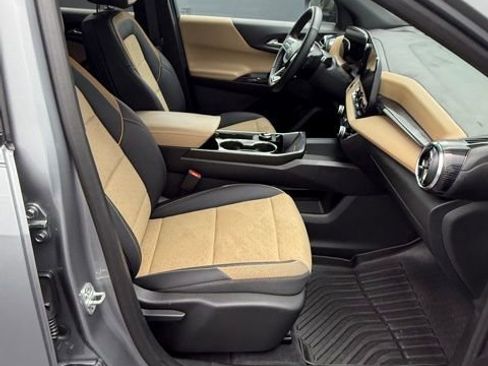 Used 2025 Chevrolet Equinox ACTIV image 46