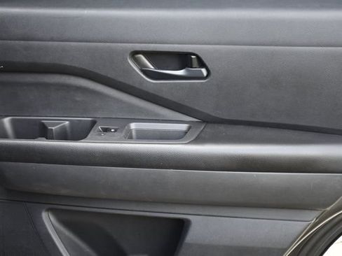 Used 2023 Nissan Pathfinder SV FWD image 28