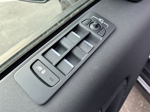 Used 2023 Land Rover Discovery Sport S image 13