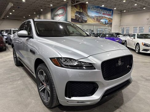 Used 2017 Jaguar F-PACE S image 22