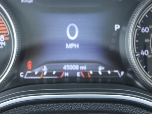 Used 2022 Jeep Cherokee Trailhawk AWD/4WD image 18