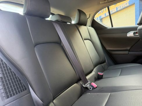 Used 2013 Lexus CT 200h w/ Premium Pkg w/Navigation image 18