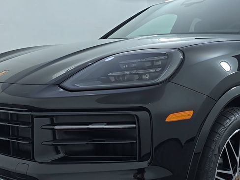 Certified 2026 Porsche Cayenne Coupe AWD/4WD image 12