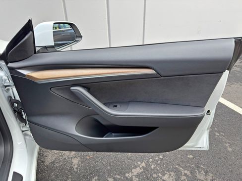 Used 2023 Tesla Model 3 Standard Range RWD image 42