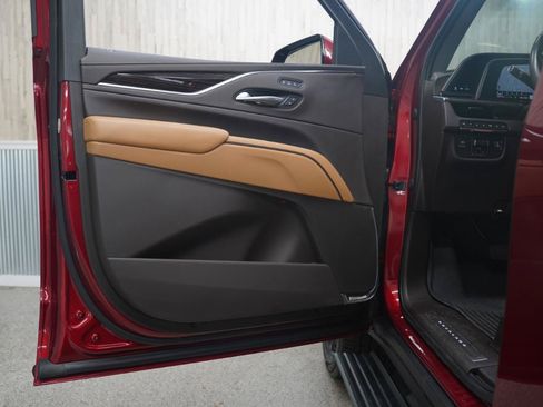 Used 2021 Cadillac Escalade Sport w/ Driver Assist Tech Package AWD/4WD image 30