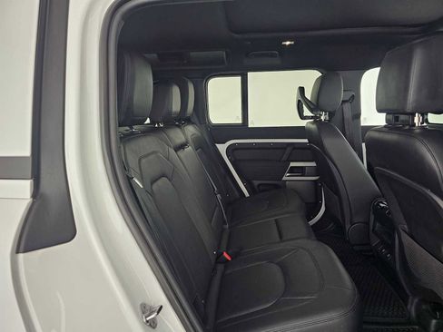 Used 2023 Land Rover Defender 110 S image 12