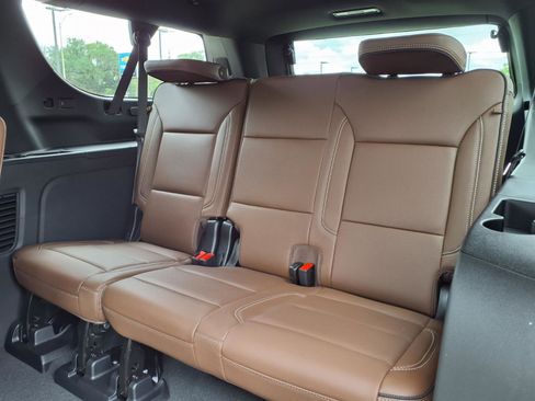 New 2026 Chevrolet Suburban High Country RWD image 15