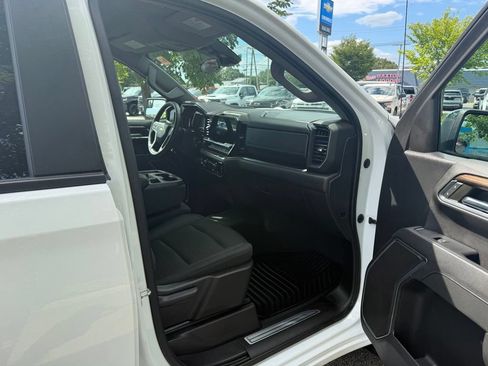 Used 2023 Chevrolet Silverado 1500 LT AWD/4WD image 15