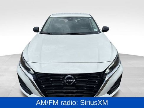 Used 2025 Nissan Altima 2.5 SV image 3