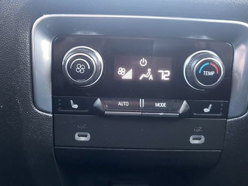 Used 2023 Chevrolet Suburban Premier AWD/4WD image 29