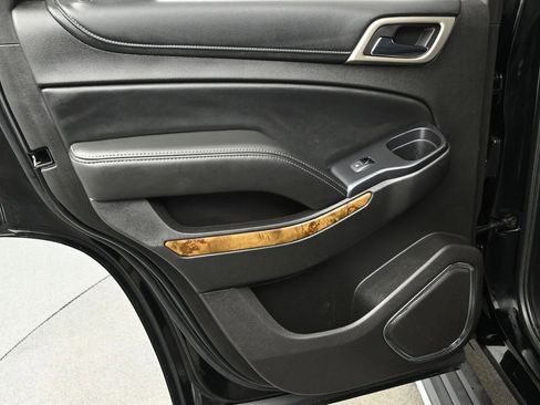 Used 2015 GMC Yukon Denali w/ Premium Package image 14