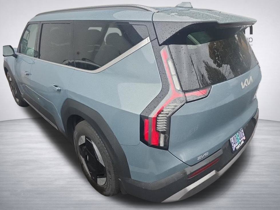 Certified 2024 Kia EV9 Wind AWD/4WD image 6
